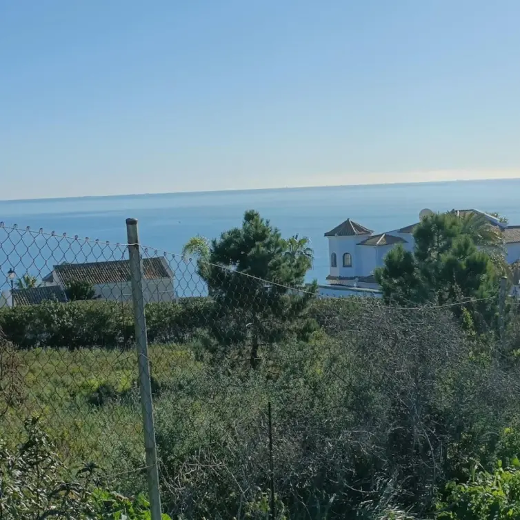 Sale of residential plot in Manilva