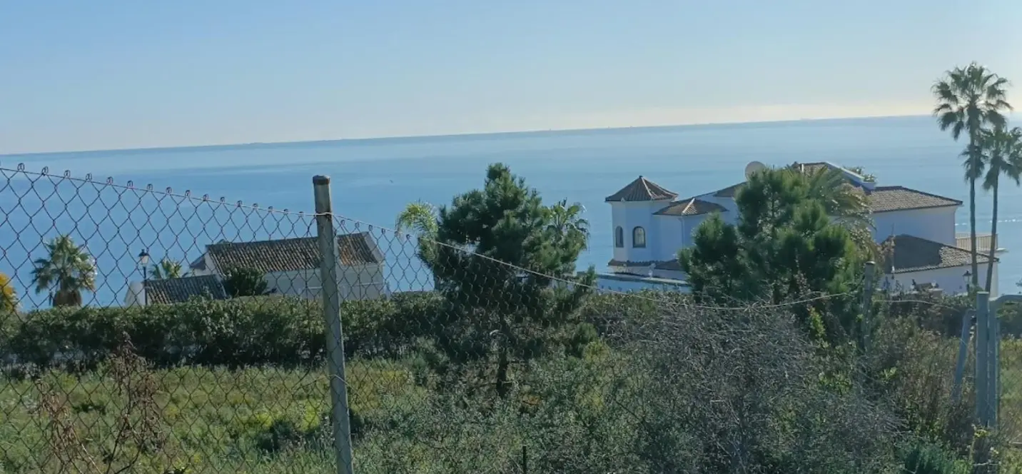 Sale of residential plot in Manilva 4