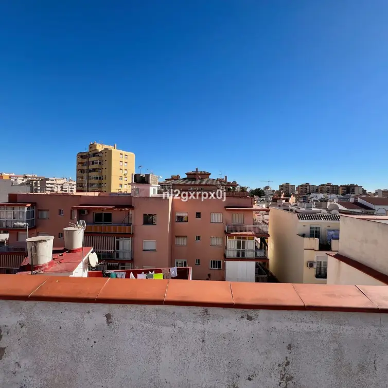 Sale of apartment complex in Las Lagunas