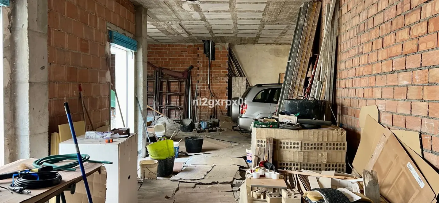 Sale of apartment complex in Las Lagunas 3