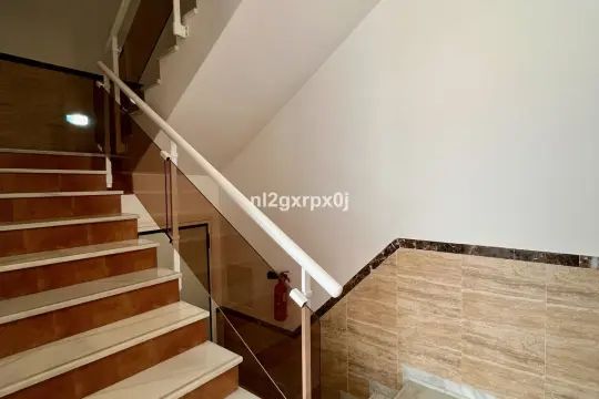 Image 9 thumb