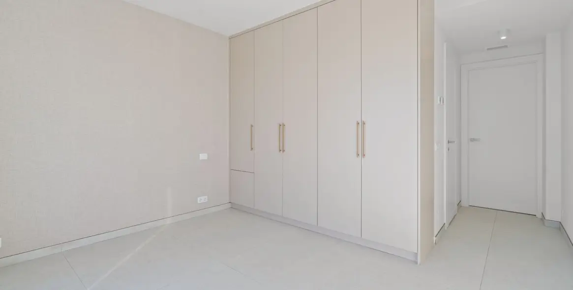 Продажа  отдельно стоящей виллы в Elviria 22