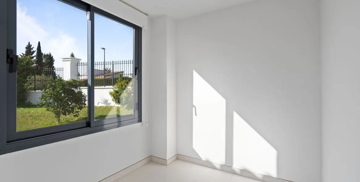 Продажа  отдельно стоящей виллы в Elviria 30