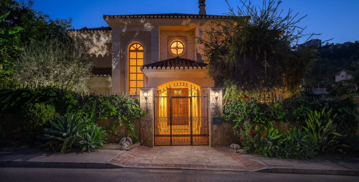 Sale of detached villa in Benahavís (district Los Arqueros) 2