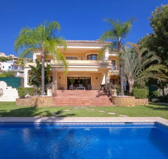 Detached villa R4447306