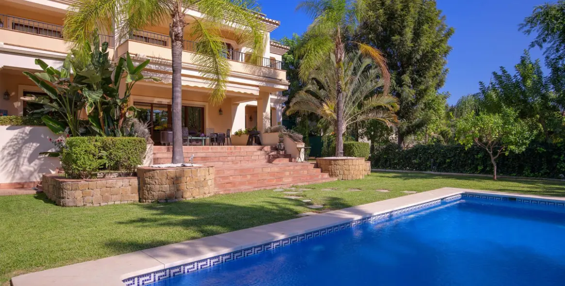 Sale of detached villa in Benahavís (district Los Arqueros) 8