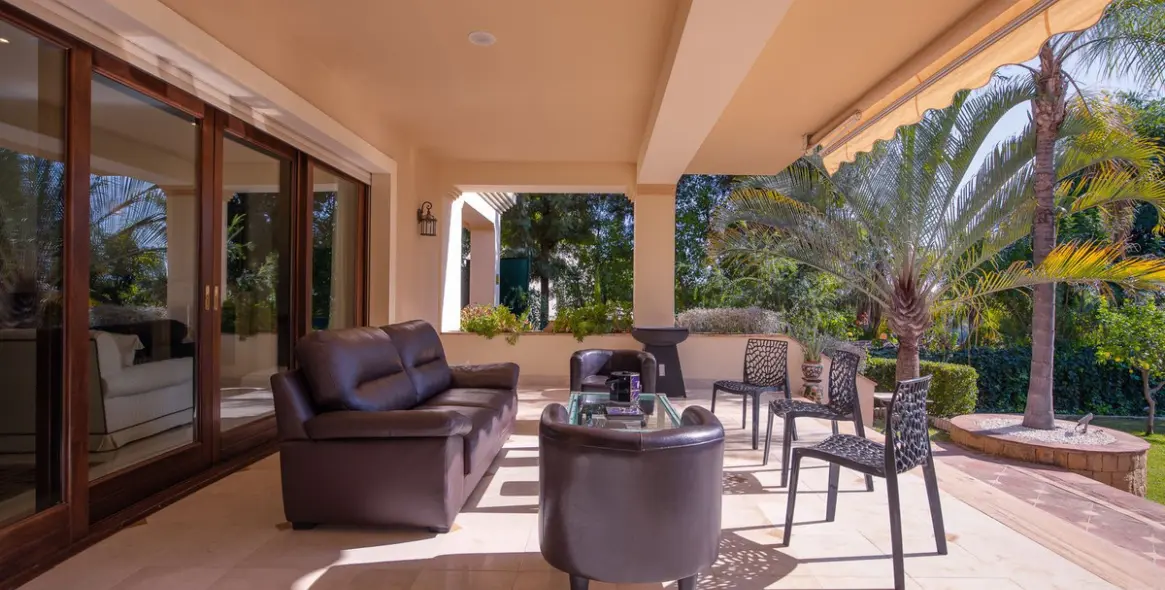 Venta de villa independiente en Los Arqueros 12