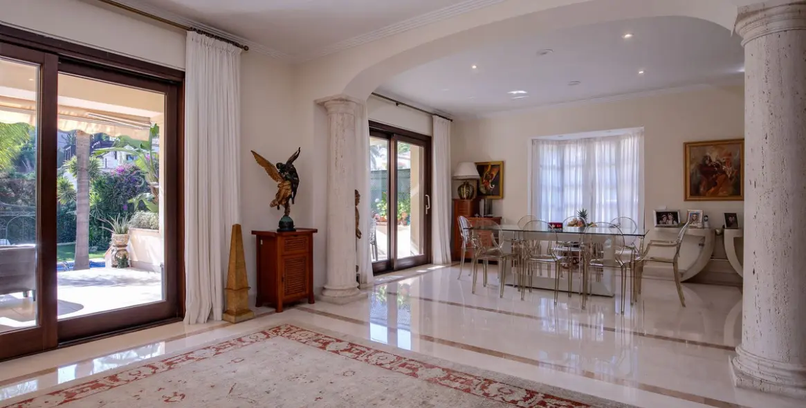 Venta de villa independiente en Los Arqueros 13