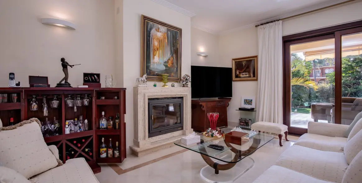 Venta de villa independiente en Los Arqueros 15