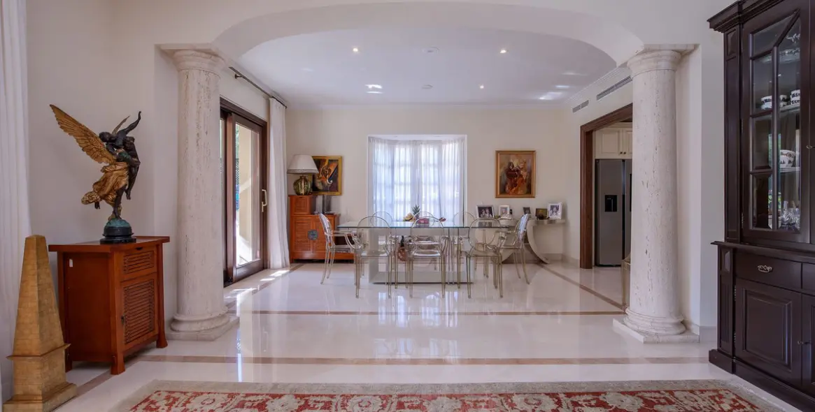 Venta de villa independiente en Los Arqueros 16
