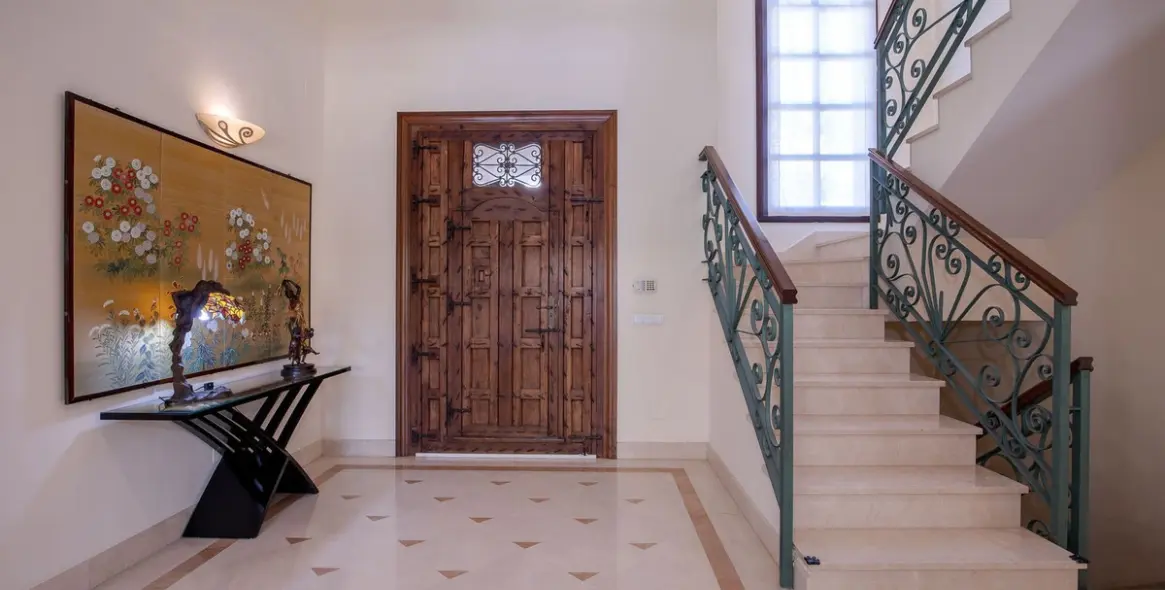 Продажа  отдельно стоящей виллы в Los Arqueros 24