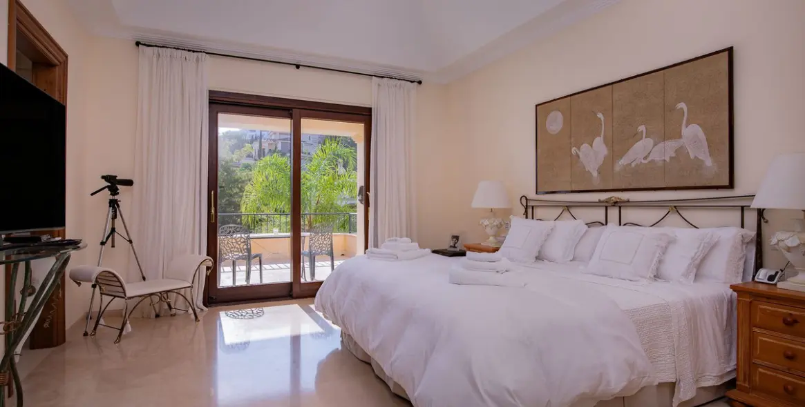 Продажа  отдельно стоящей виллы в Los Arqueros 26