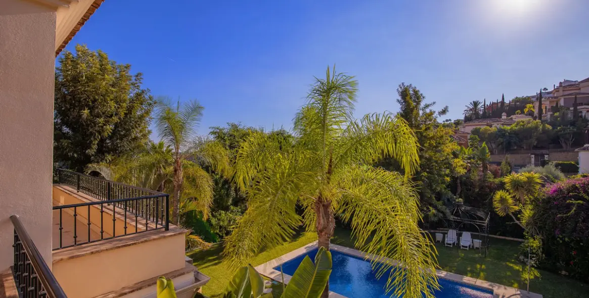 Продажа  отдельно стоящей виллы в Los Arqueros 33