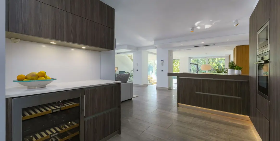 Venta de villa independiente en Nueva Andalucía 10