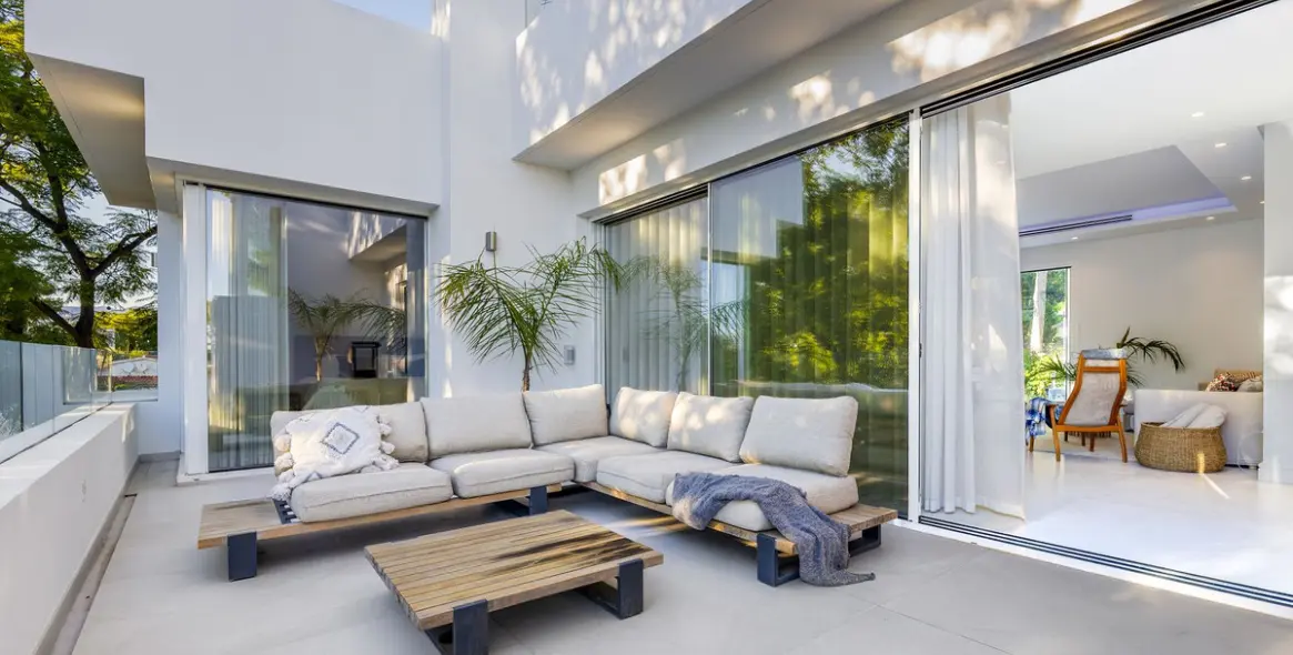 Venta de villa independiente en Nueva Andalucía 18