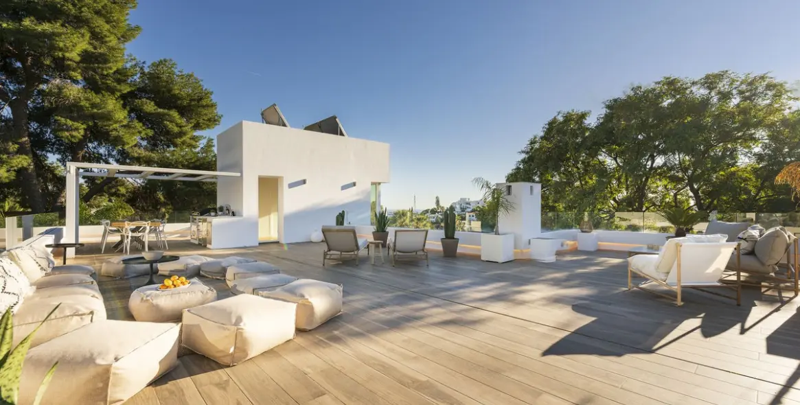 Venta de villa independiente en Nueva Andalucía 19