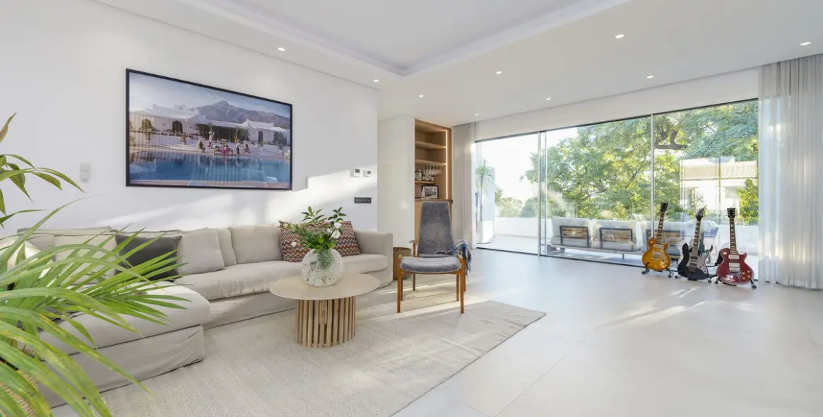 Venta de villa independiente en Nueva Andalucía 22