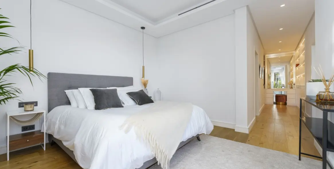 Venta de villa independiente en Nueva Andalucía 26