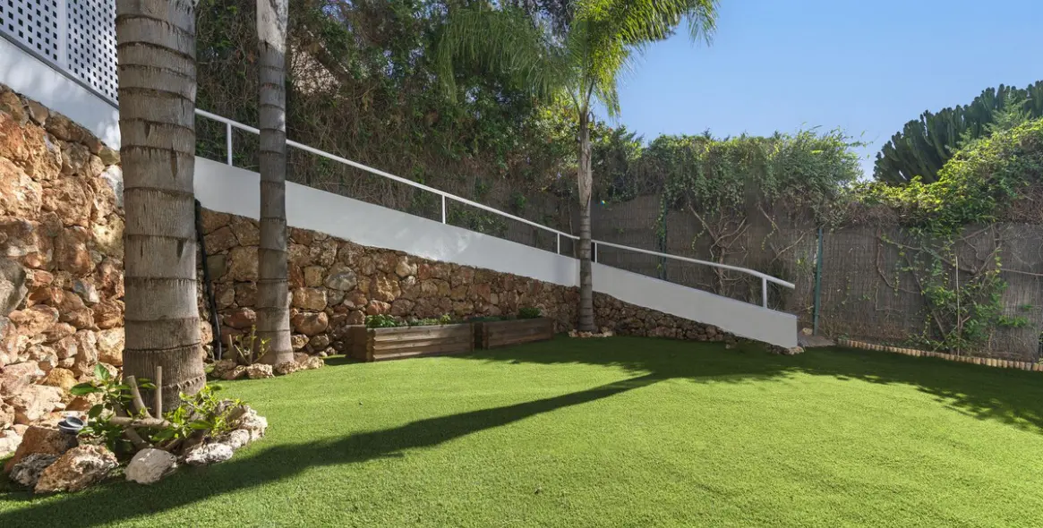 Venta de villa independiente en Nueva Andalucía 46