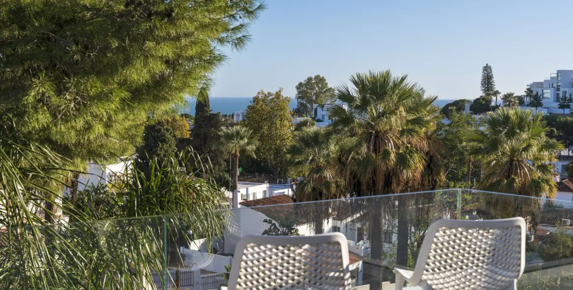 Venta de villa independiente en Nueva Andalucía 47