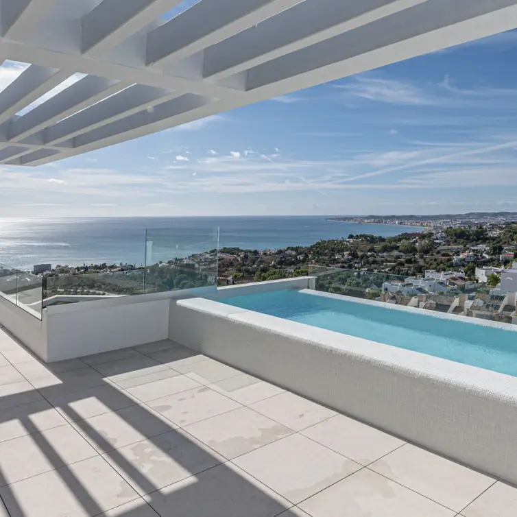 Sale of detached villa in Benalmadena