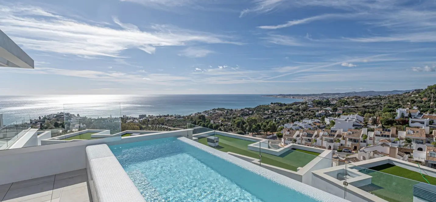 Sale of detached villa in Benalmadena 1
