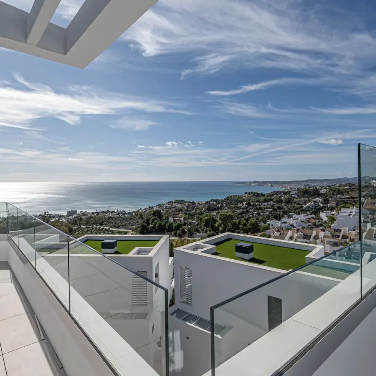 Sale of detached villa in Benalmadena