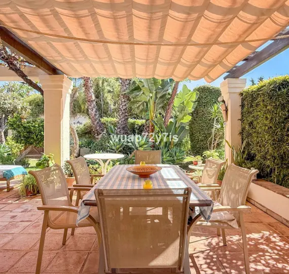 Detached villa R5196661