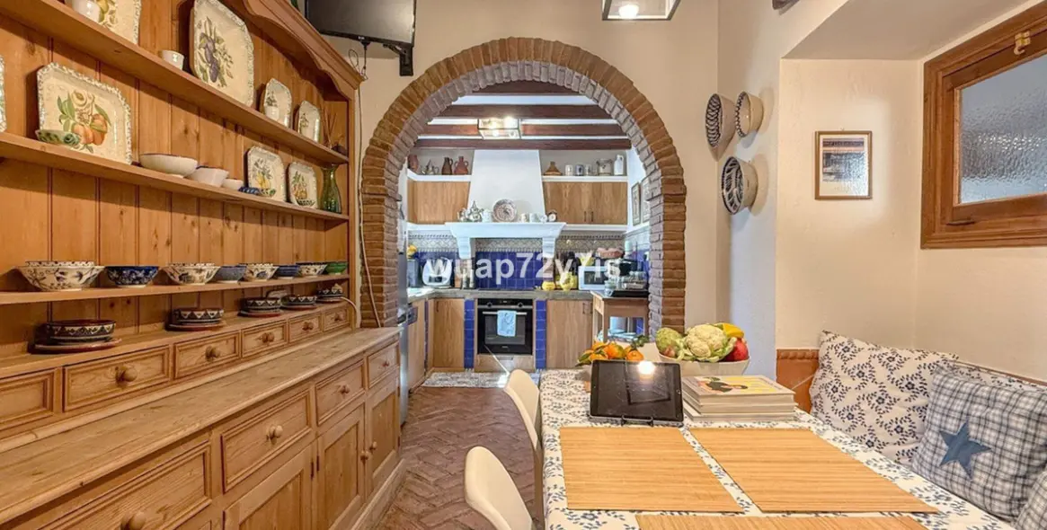 Продажа  отдельно стоящей виллы в Nagüeles 17