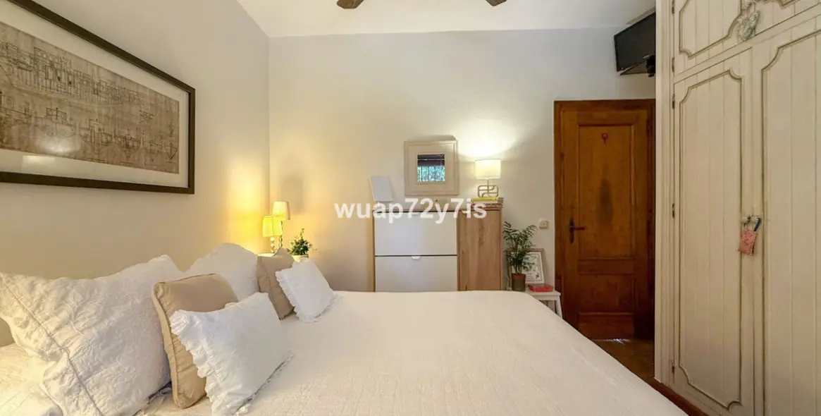 Продажа  отдельно стоящей виллы в Nagüeles 24