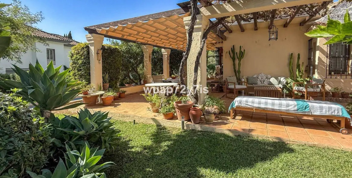 Продажа  отдельно стоящей виллы в Nagüeles 31