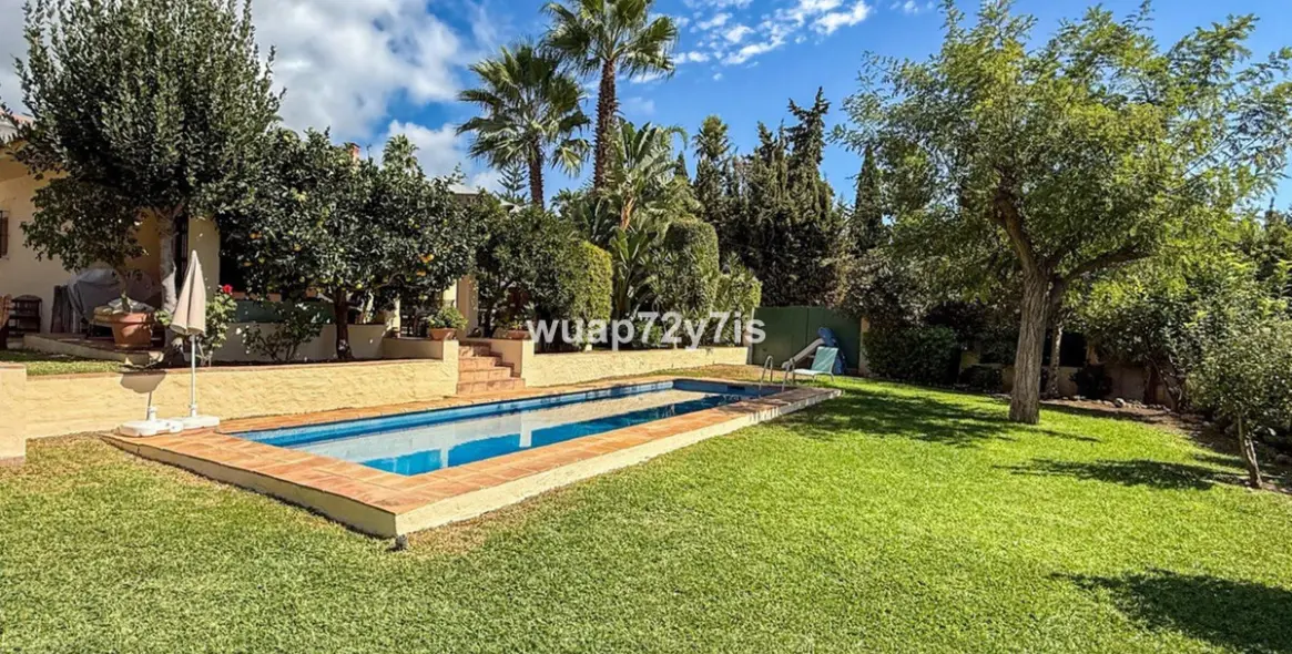 Продажа  отдельно стоящей виллы в Nagüeles 35