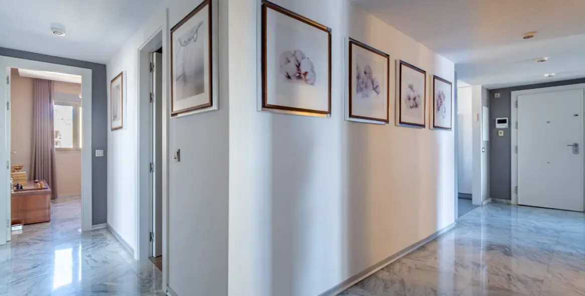 Sale of penthouse in Málaga 3