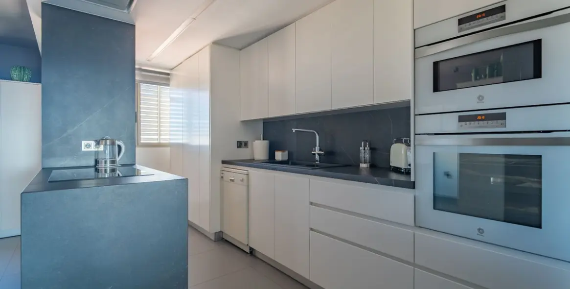 Sale of penthouse in Málaga 6