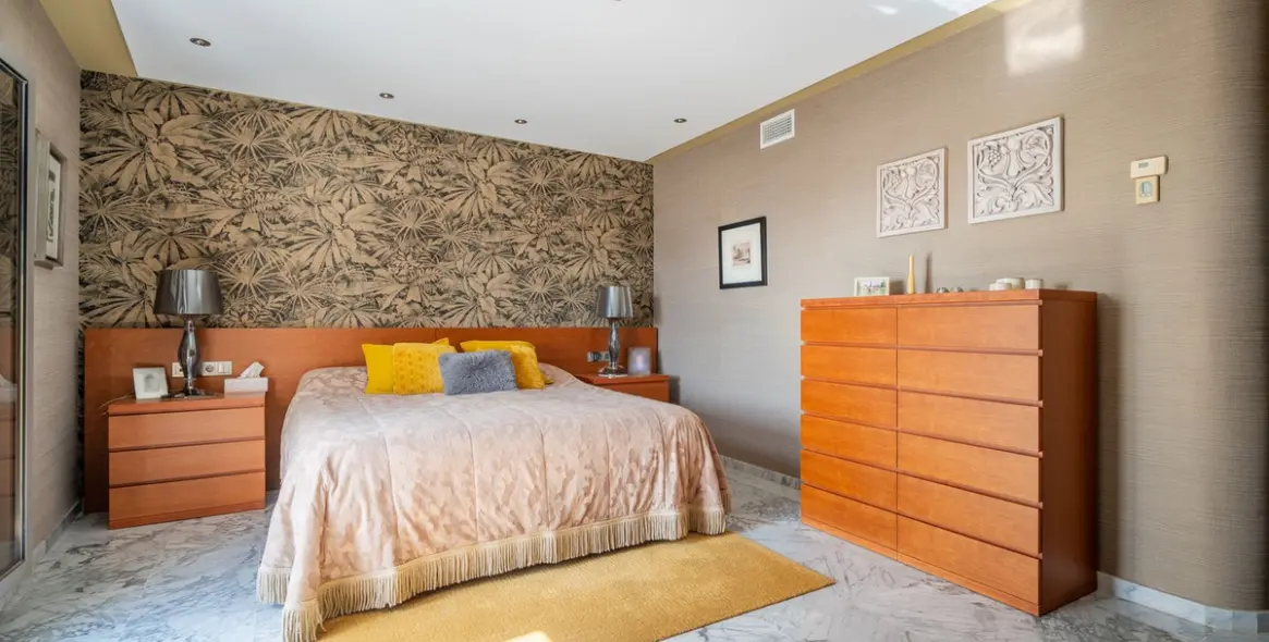 Sale of penthouse in Málaga 8