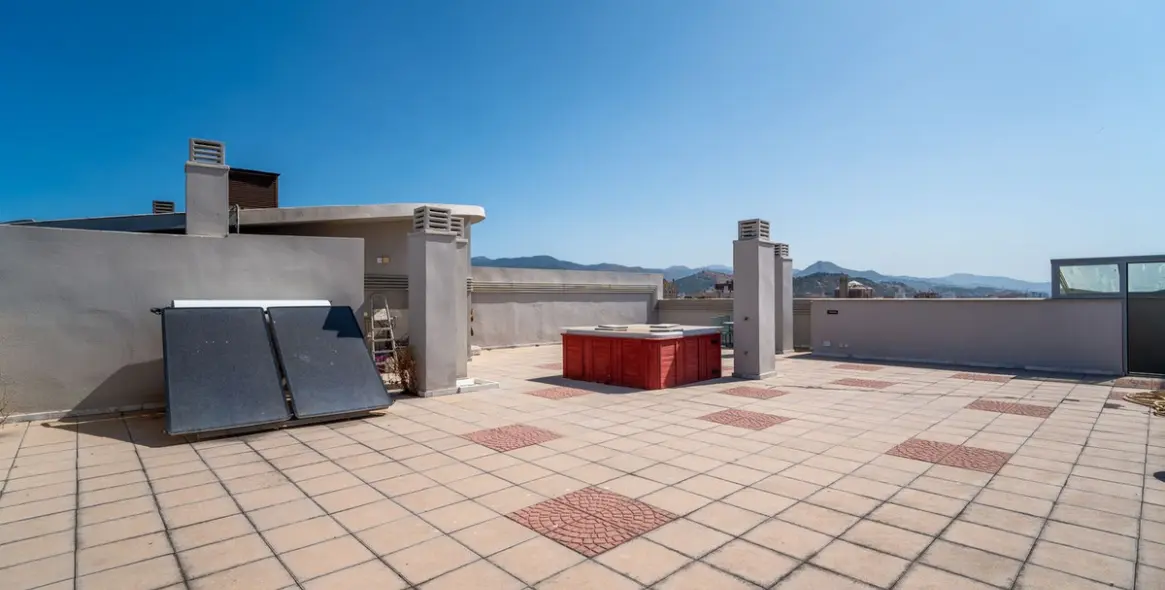 Sale of penthouse in Málaga 13