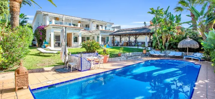 Sale of detached villa in Marbesa 0