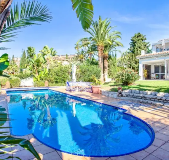Sale of detached villa in Marbesa