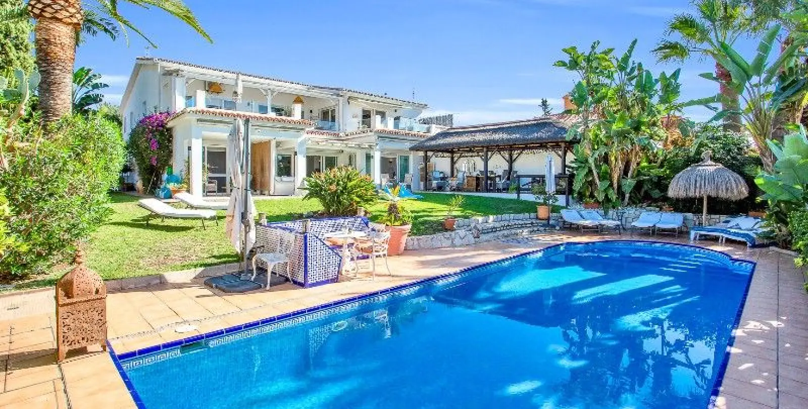 Sale of detached villa in Marbesa 1