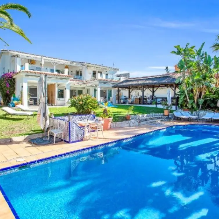 Sale of detached villa in Marbesa