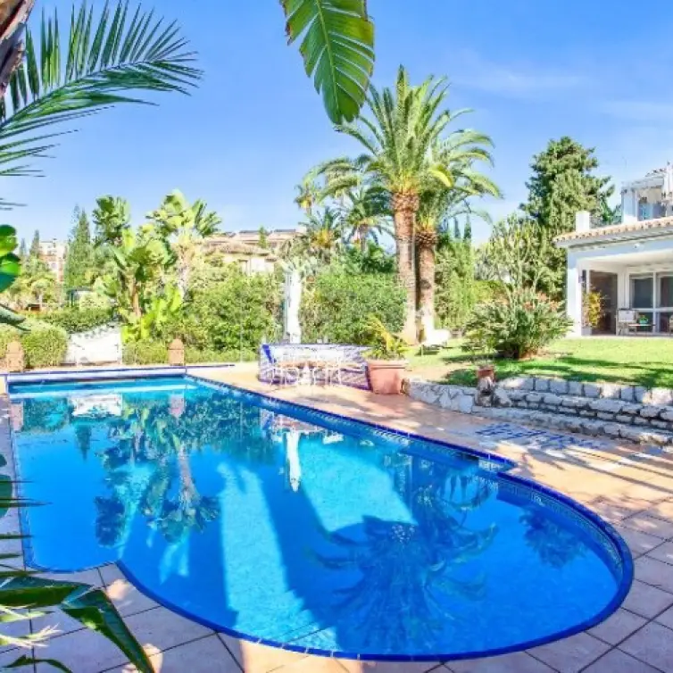 Sale of detached villa in Marbesa