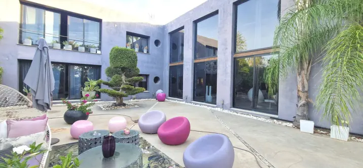 Sale of detached villa in Estepona 0