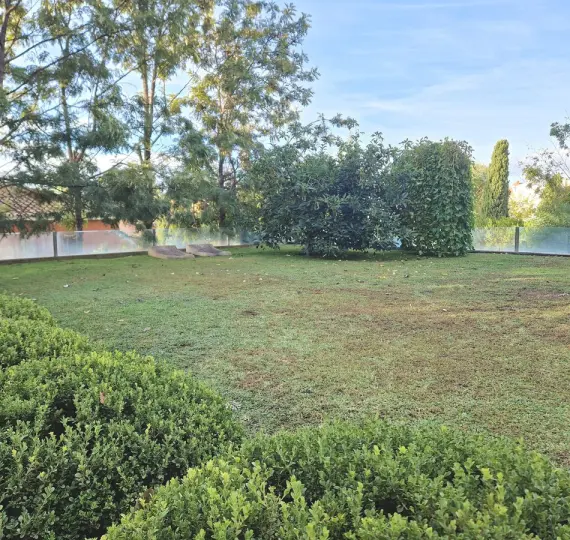 Sale of detached villa in Estepona