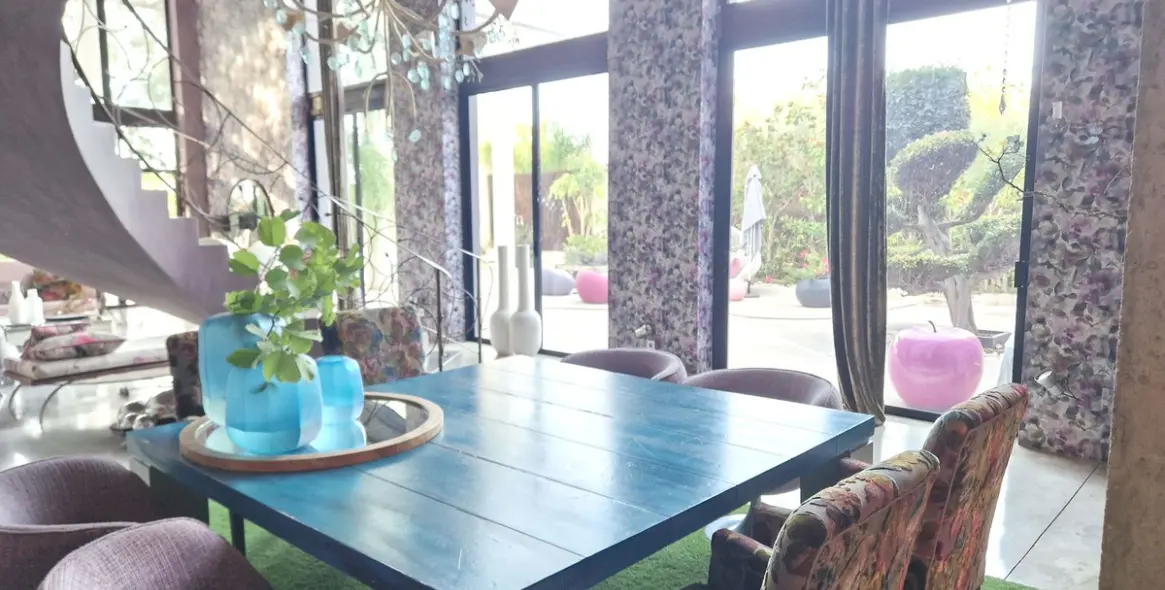 Sale of detached villa in Estepona 19