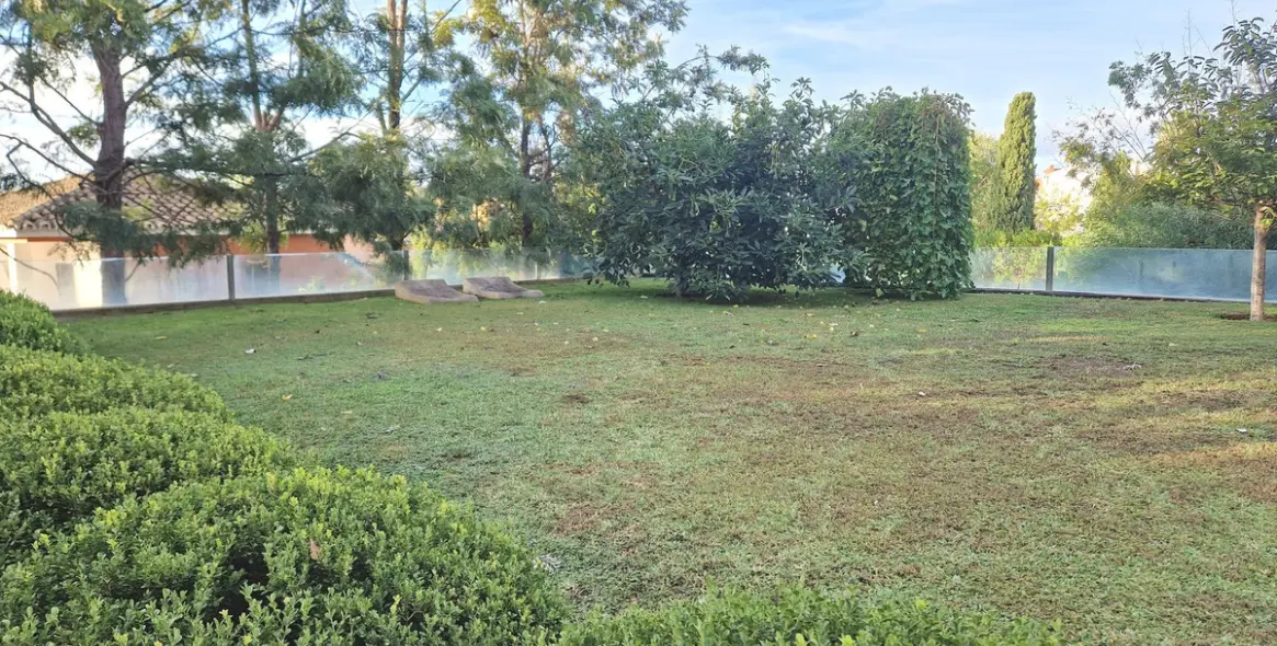 Sale of detached villa in Estepona 5