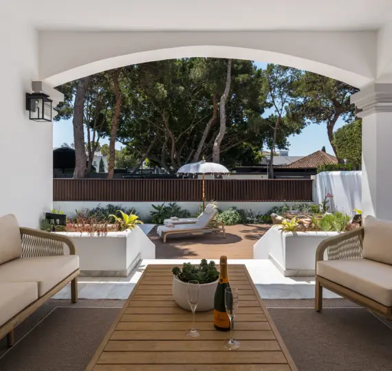 Продажа  отдельно стоящей виллы в Nueva Andalucía