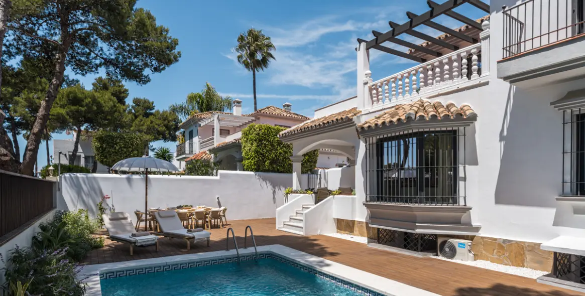 Продажа  отдельно стоящей виллы в Nueva Andalucía 10