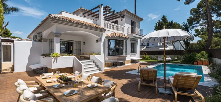 Venta de villa independiente en Nueva Andalucía 0