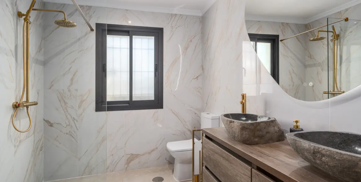 Sale of detached villa in Nueva Andalucía 19