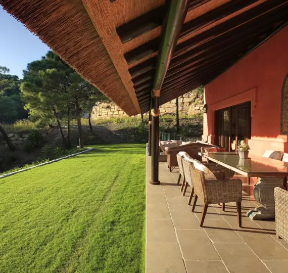 Sale of detached villa in Benahavís